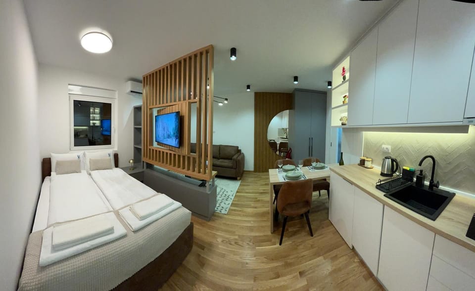 Bed, TV and multimedia, Coffee/tea facilities, Kitchen or kitchenette, Living room, Dining area, Bedroom
