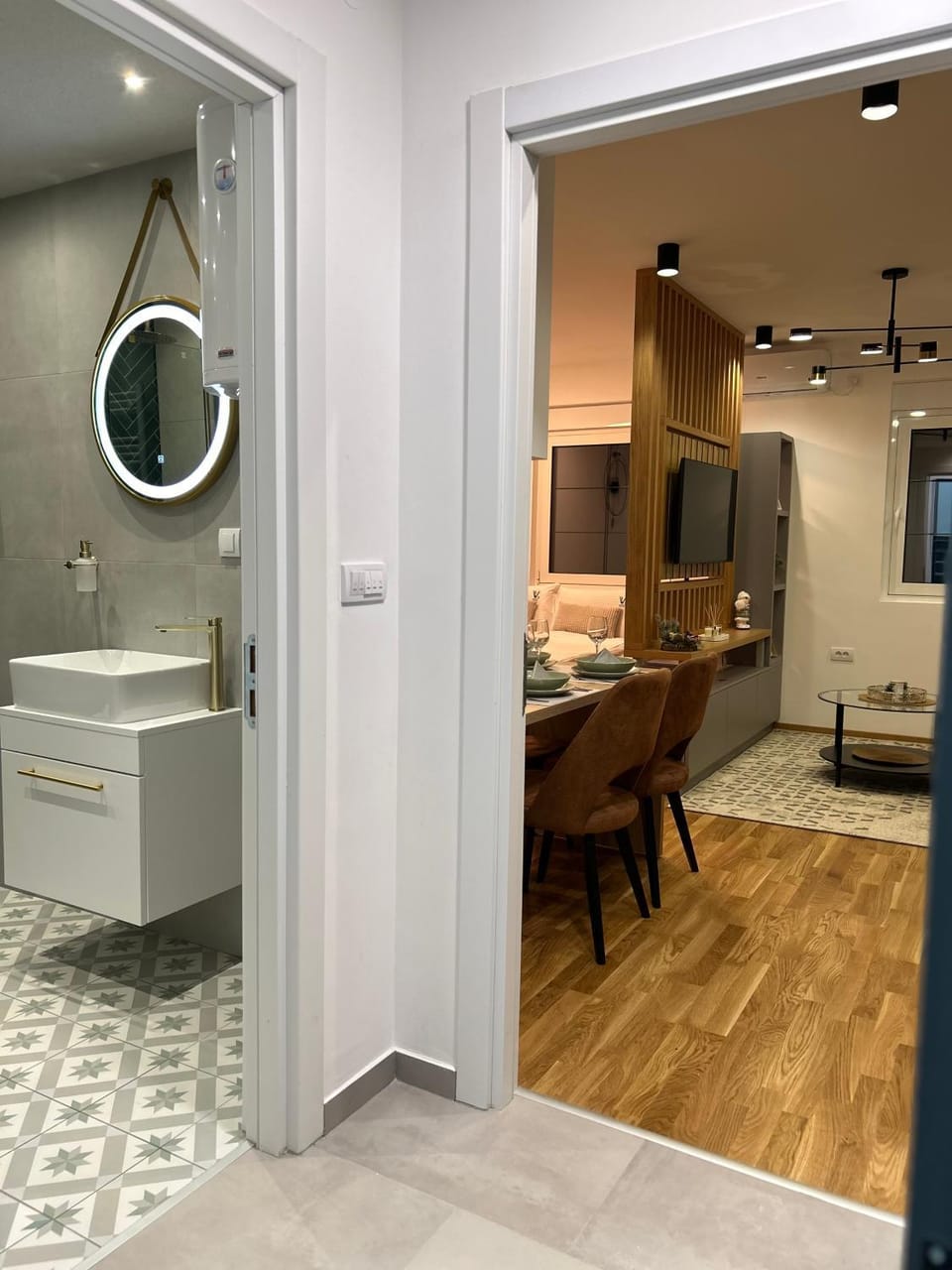 Bathroom, Kitchen or kitchenette