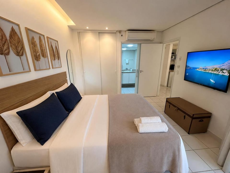 Bed, TV and multimedia, air conditioner