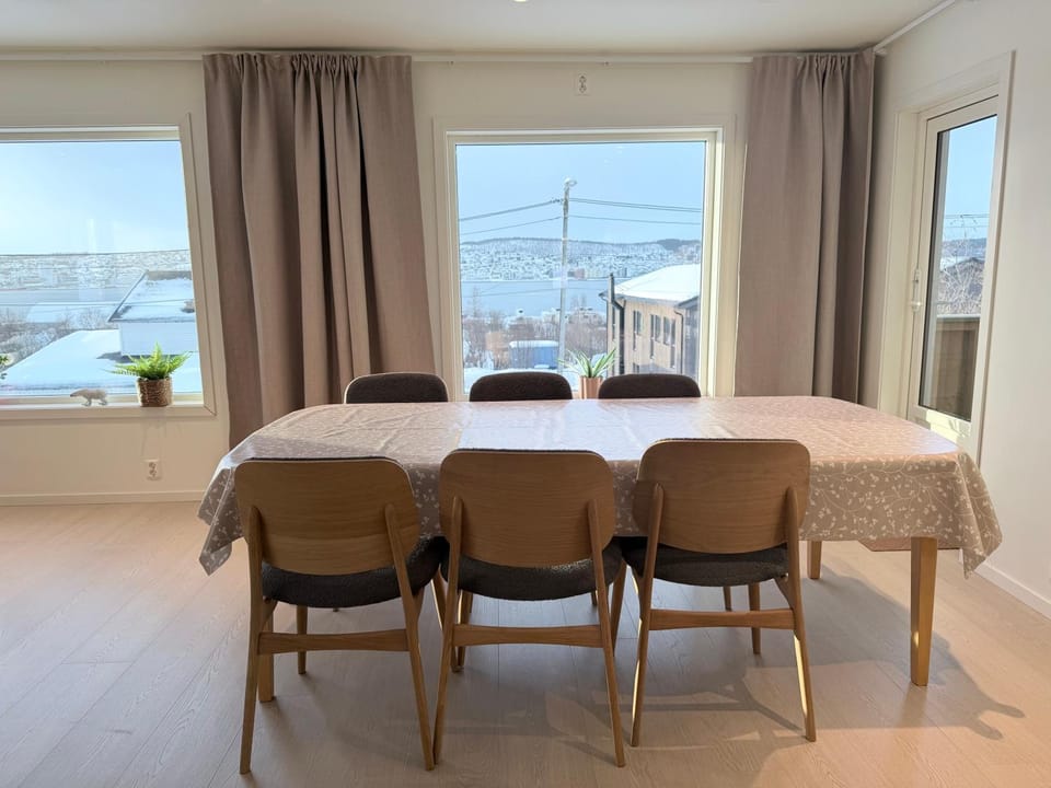 apartment With fantastic view and parking Apartment in Tromso