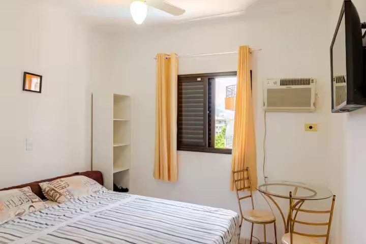 Bed, TV and multimedia, Bedroom, air conditioner
