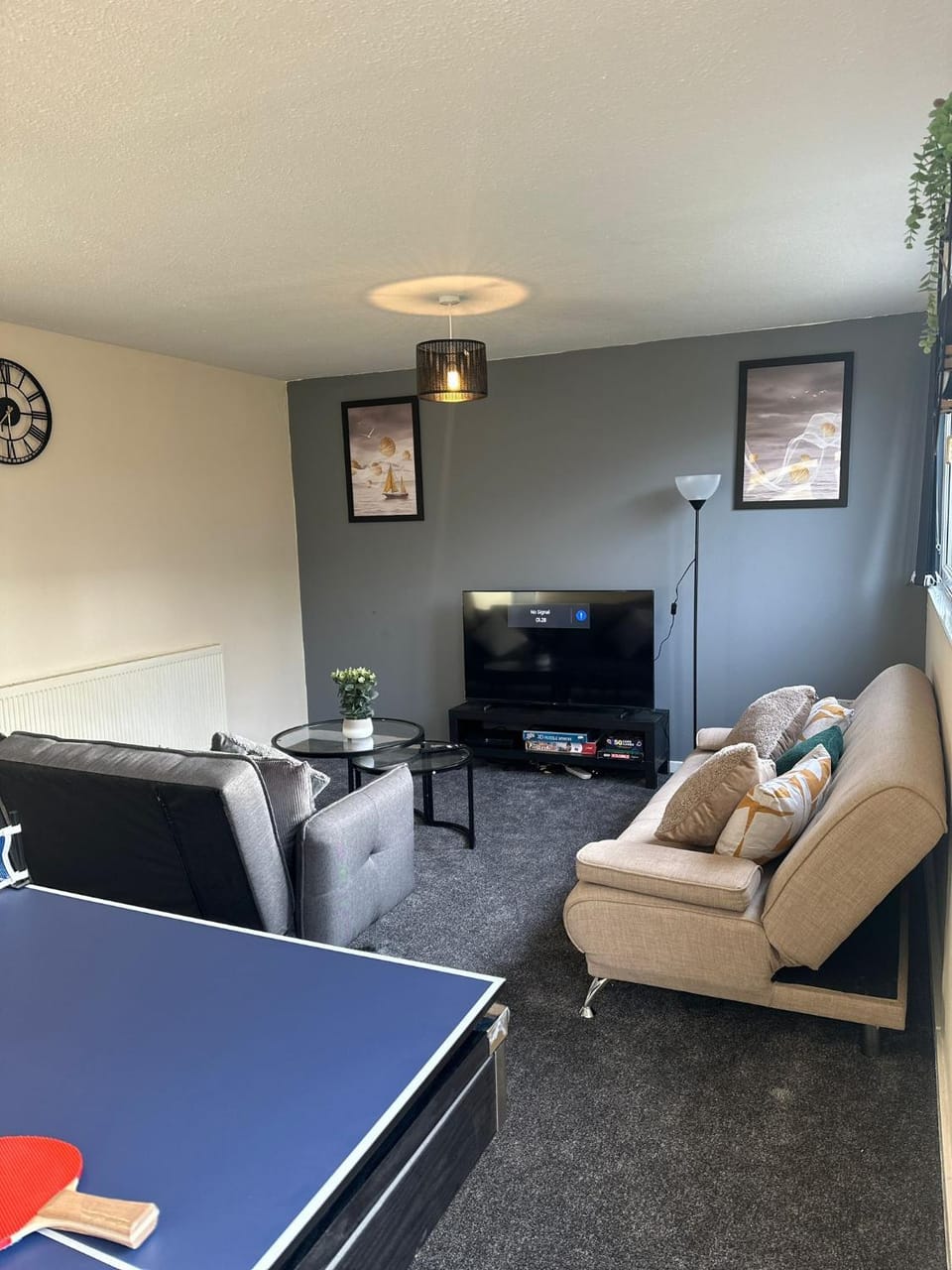 Communal lounge/ TV room, Game Room, TV and multimedia, Living room, Seating area, Evening entertainment