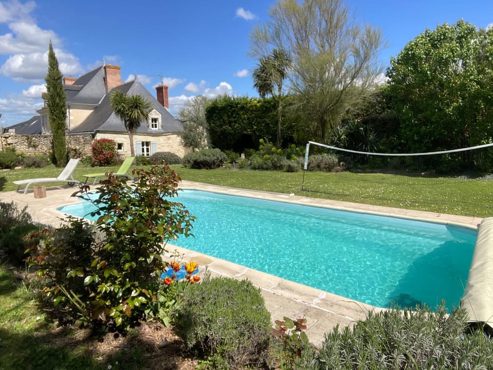 Manoir des Rosiers House in Gennes-Val-de-Loire