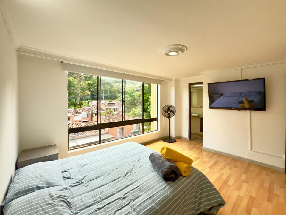 4BR 240 m² Pool Next to El Tesoro Mall Apartment in Medellin