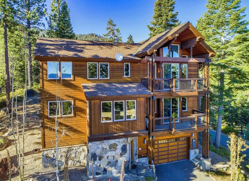 Spacious Tahoma Retreat with Hot Tub and Game Room House in Lake Tahoe