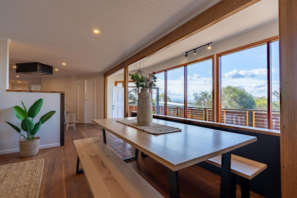 Natural landscape, View (from property/room), Balcony/Terrace, Dining area