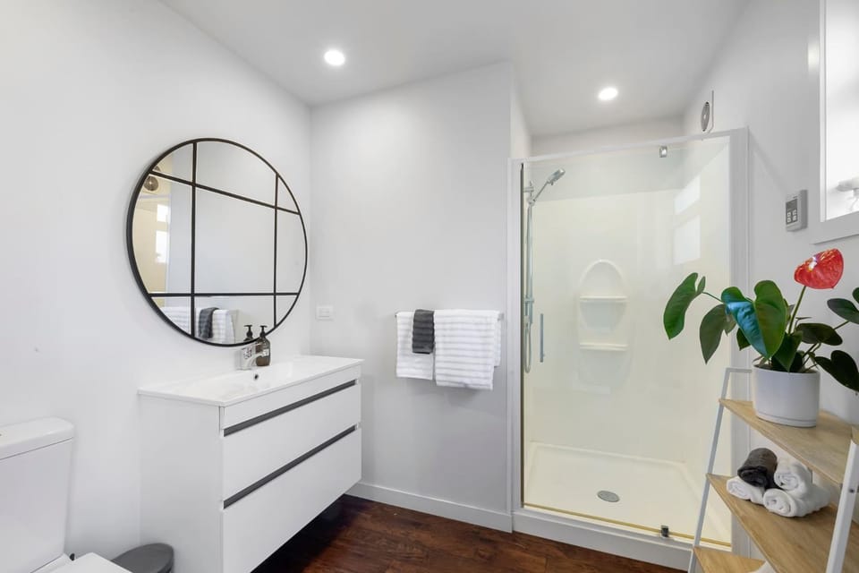 Beach Studio - coastal escape near Fitzroy Beach Apartment in New Plymouth