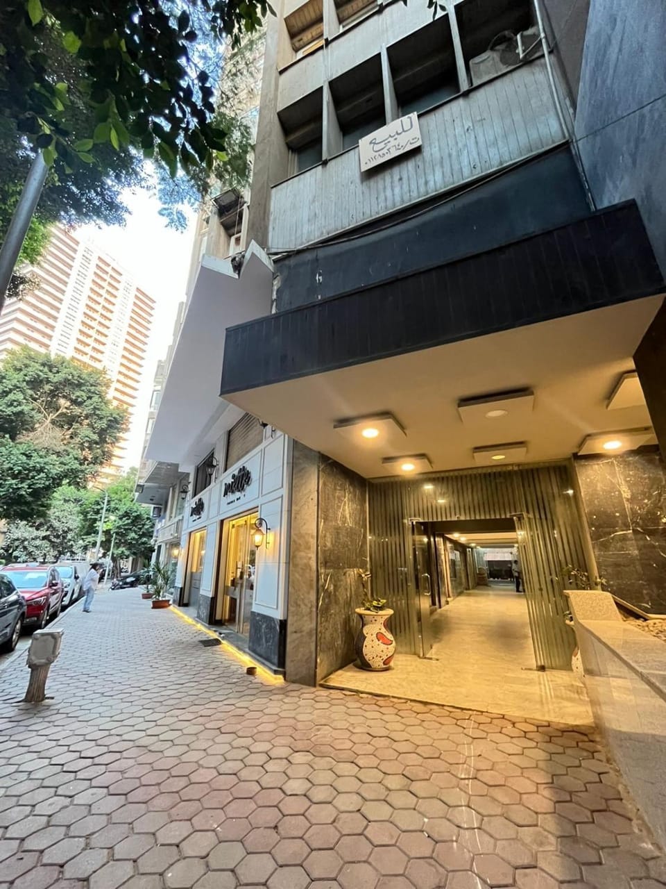 Facade/entrance, Neighbourhood, Street view, Location