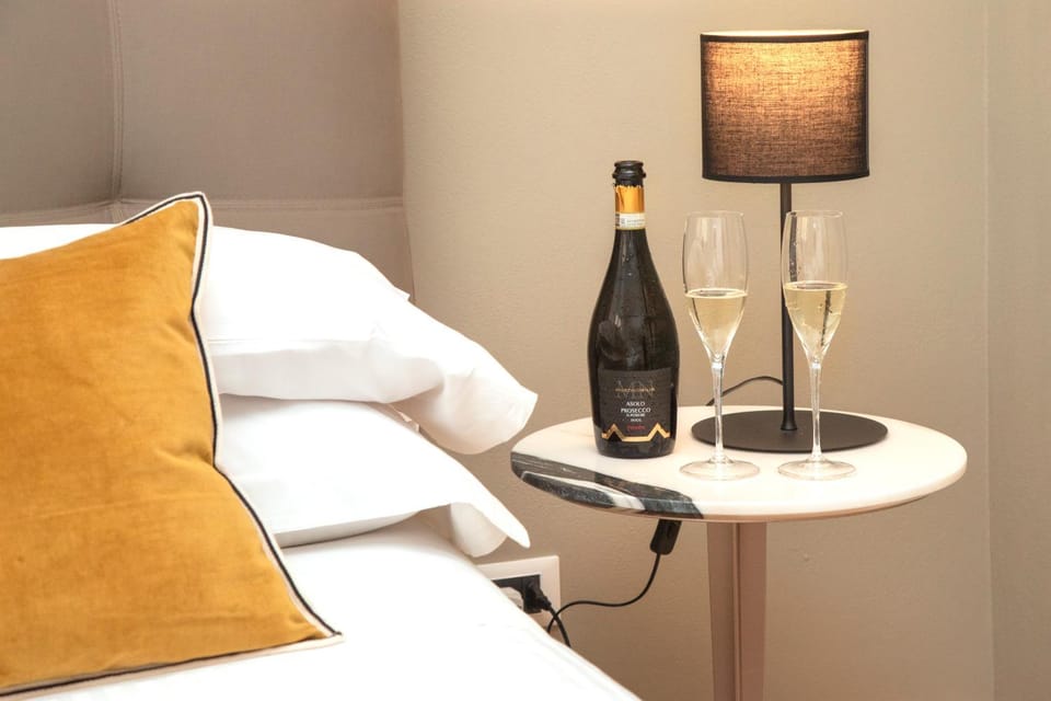 Bed, Alcoholic drinks
