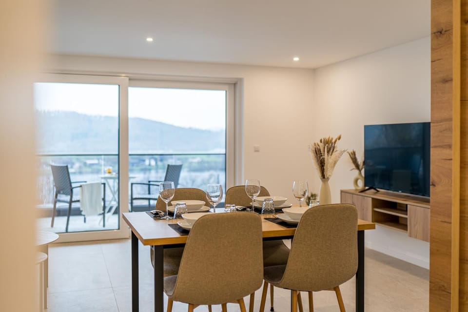 TV and multimedia, Living room, Seating area, Dining area, River view, heating, heating, acessibility