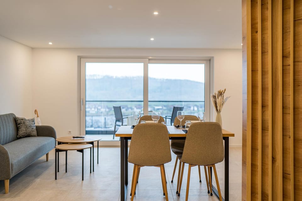 Living room, Seating area, Dining area, River view, heating, heating, acessibility