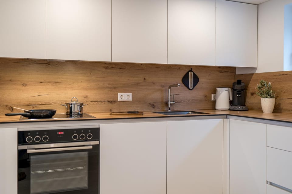 Coffee/tea facilities, Kitchen or kitchenette, dishwasher, heating, heating, stove, toaster, acessibility