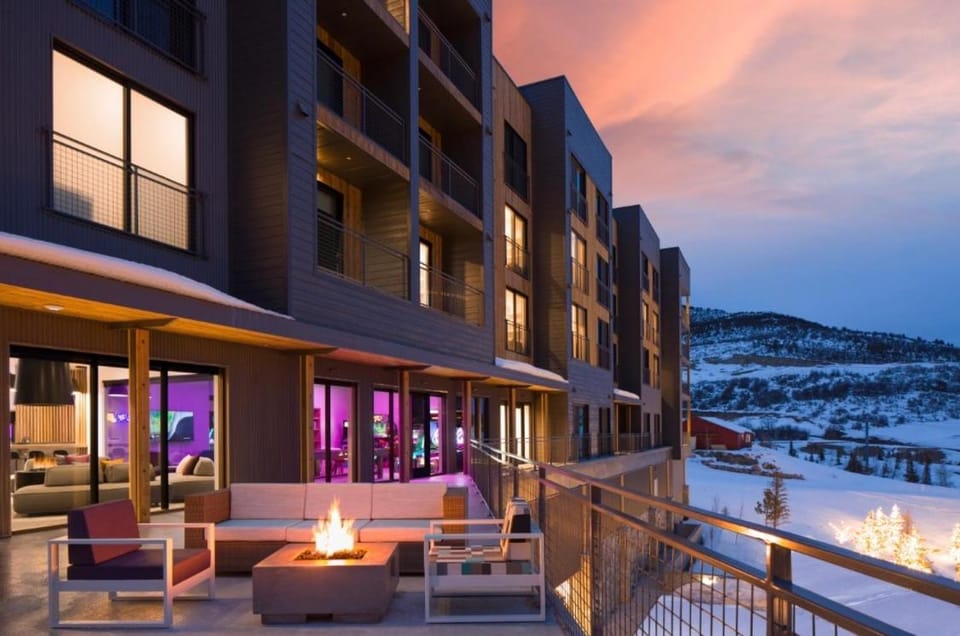 Patio, Night, Natural landscape, Winter, View (from property/room), Balcony/Terrace, Seating area, Mountain view