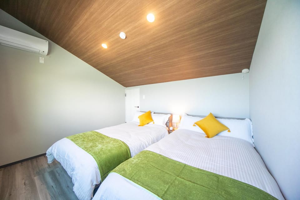 Bed, Bedroom, air conditioner