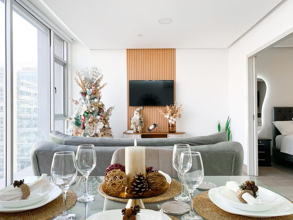 Living room, Dining area