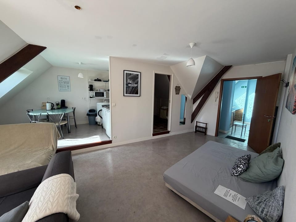 Kitchen or kitchenette, Living room, Dining area