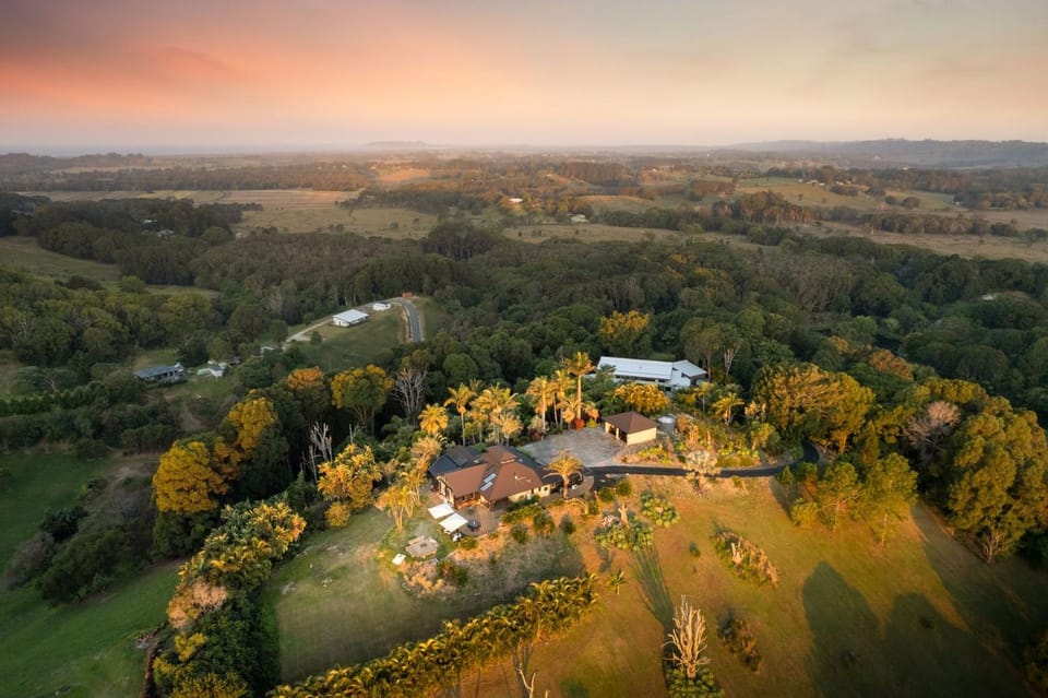 Byron Views House in Coorabell