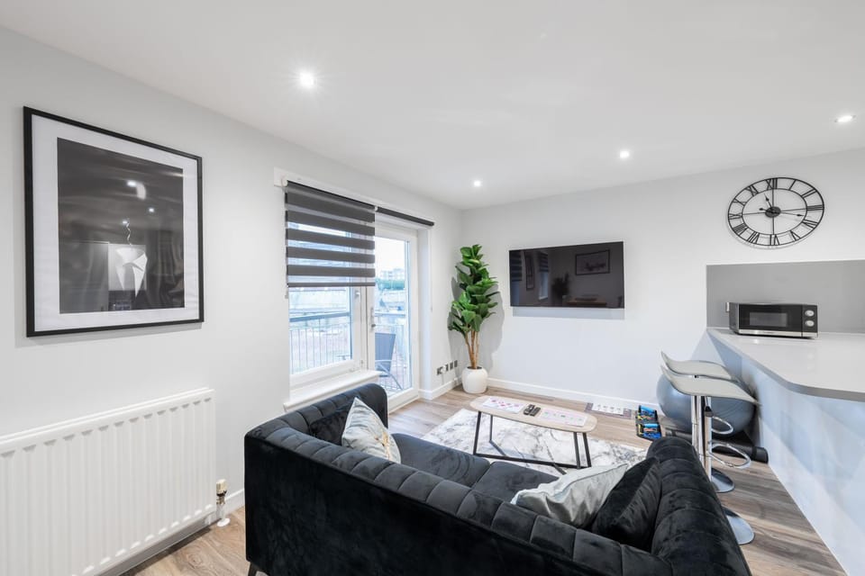 TV and multimedia, Living room, minibar