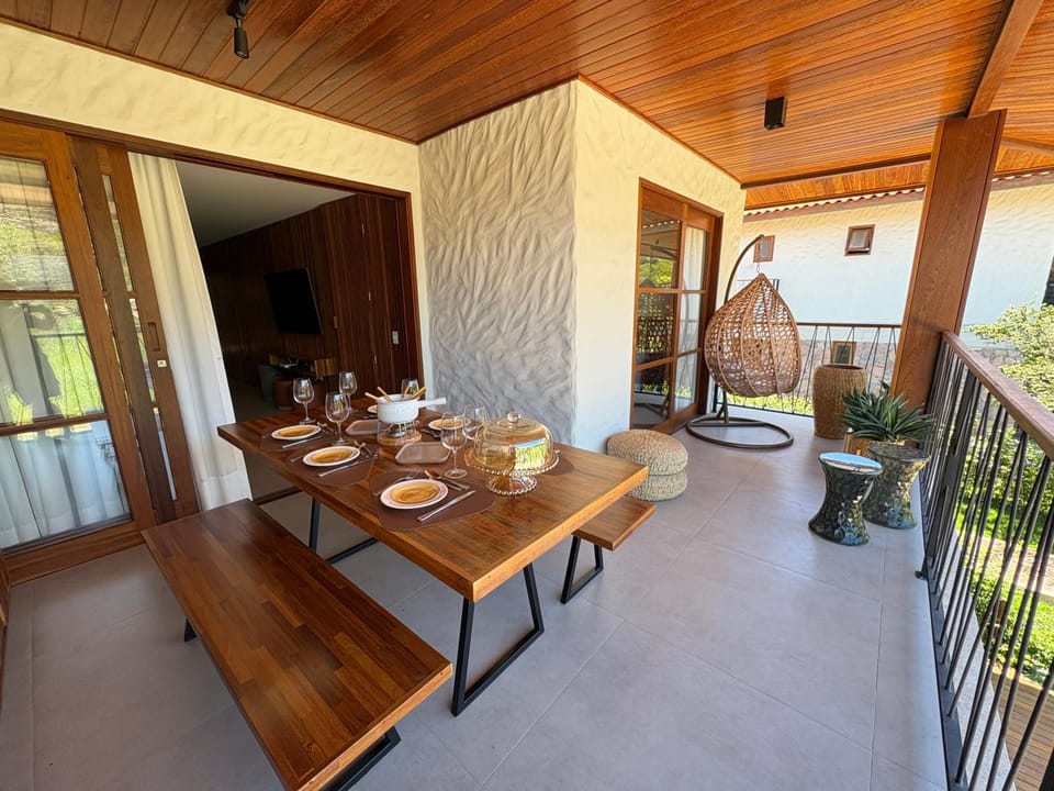 View (from property/room), Balcony/Terrace, Dining area