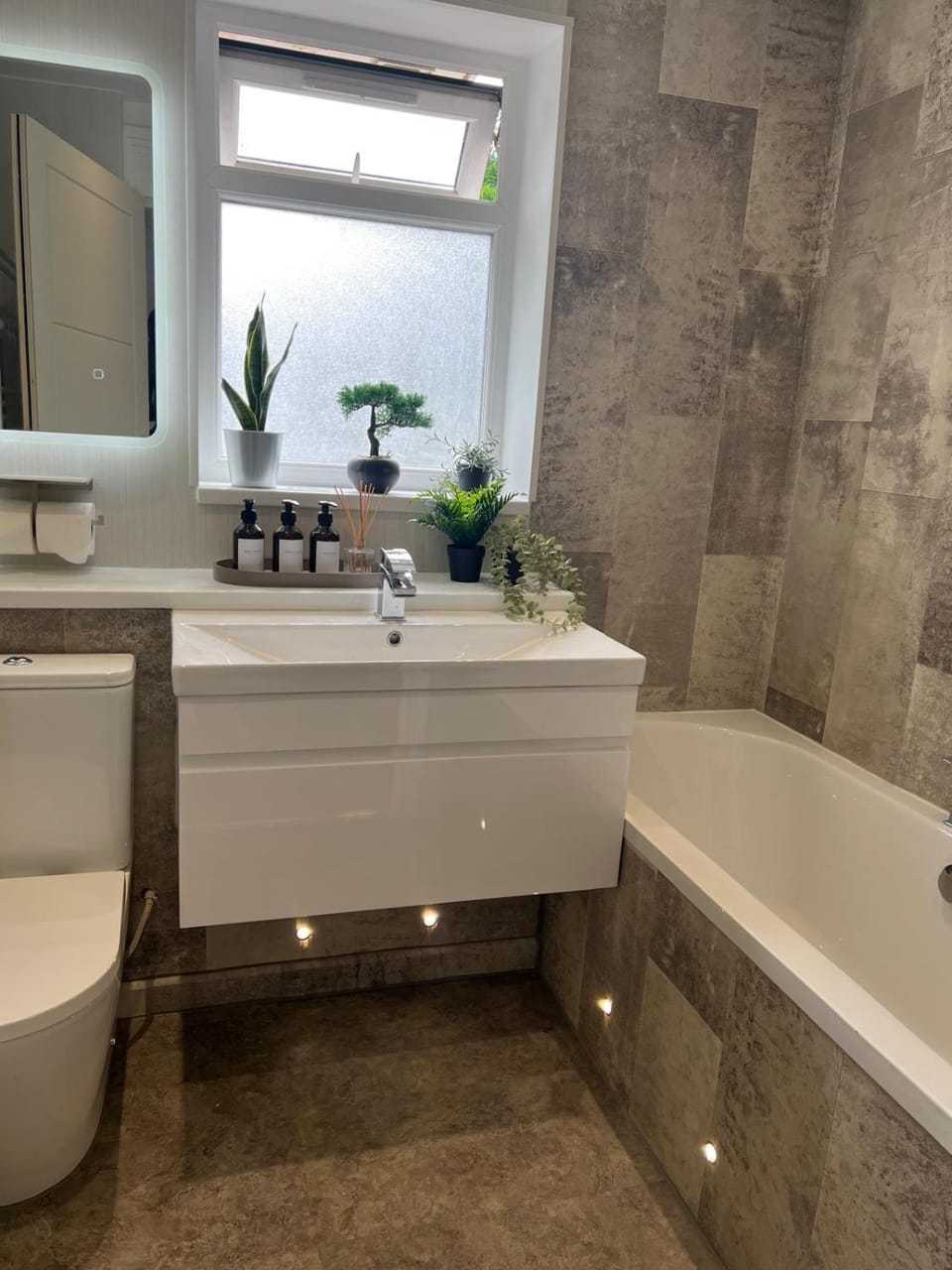 The Spacious Haven - Zone 2 Inner City London Apartment in London Borough of Southwark