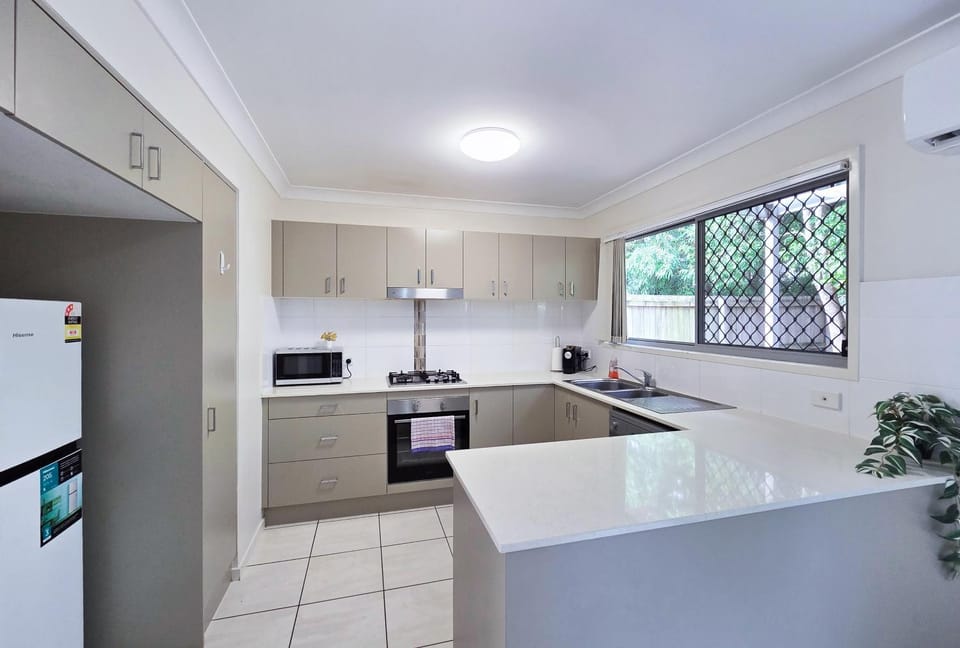 Homely & Welcoming In Mango Hill Apartment in North Lakes