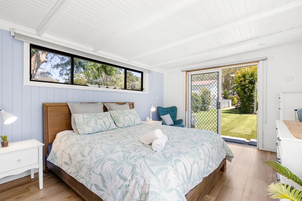A Touch Of Paradise - 4 Min Walk to Beach House in Callala Bay