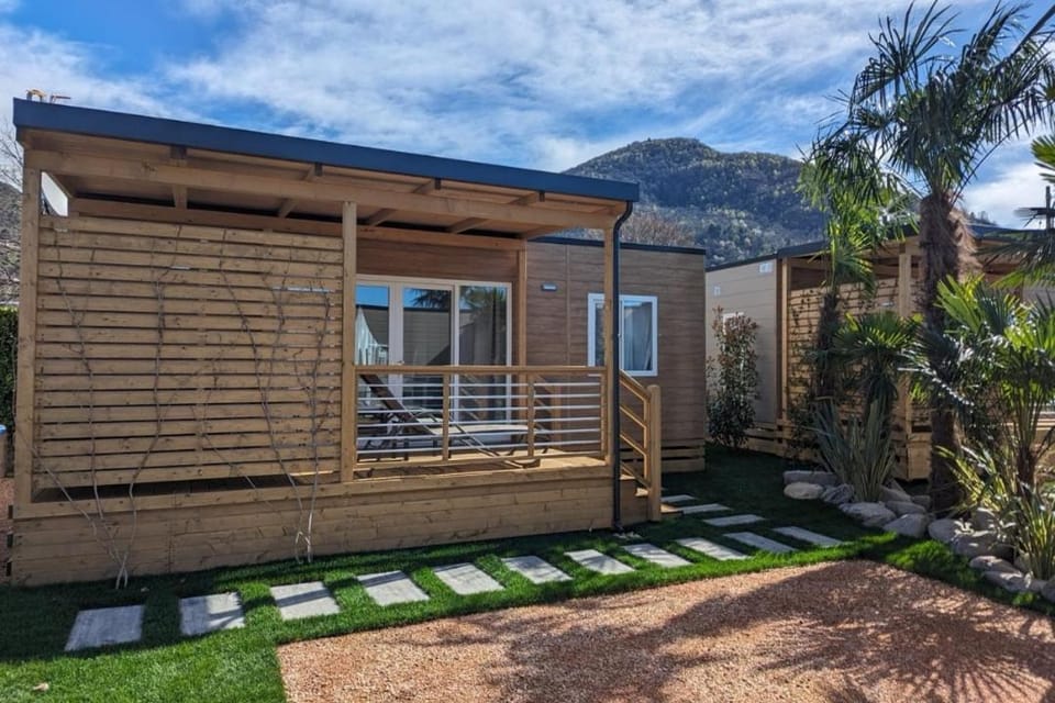 Property building, Natural landscape, Garden