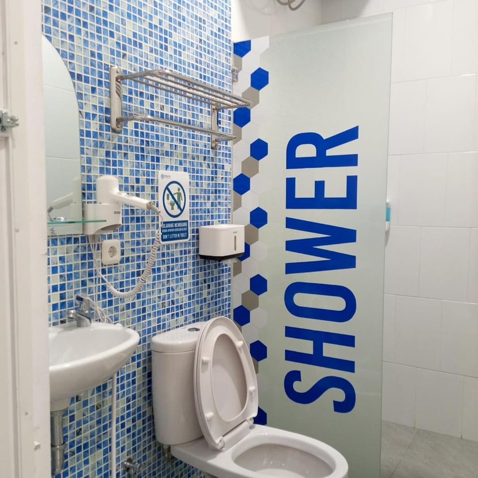 Shower, Toilet, Bathroom
