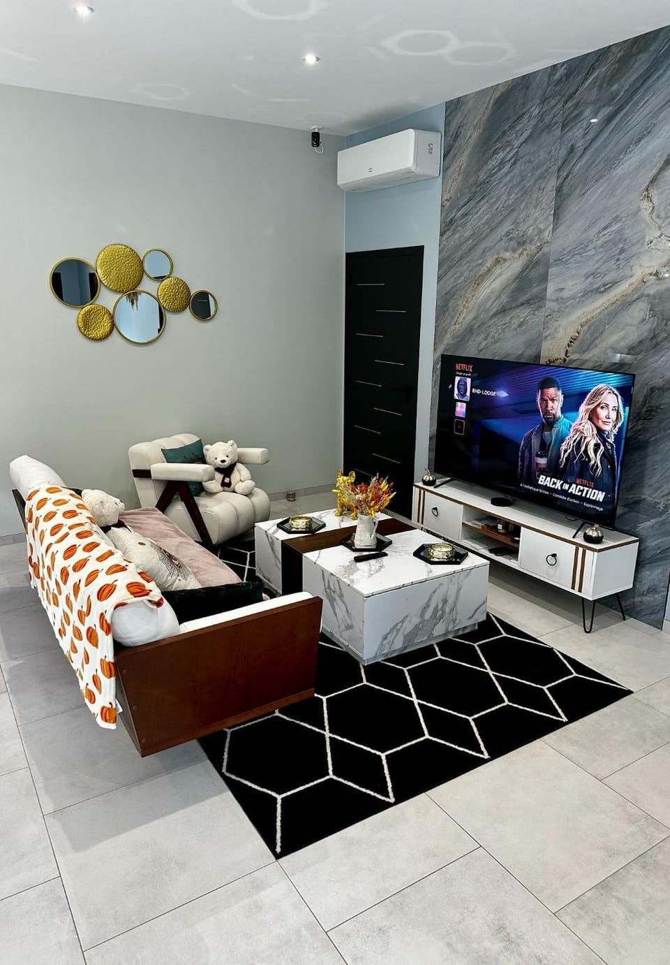 TV and multimedia, Living room, Seating area