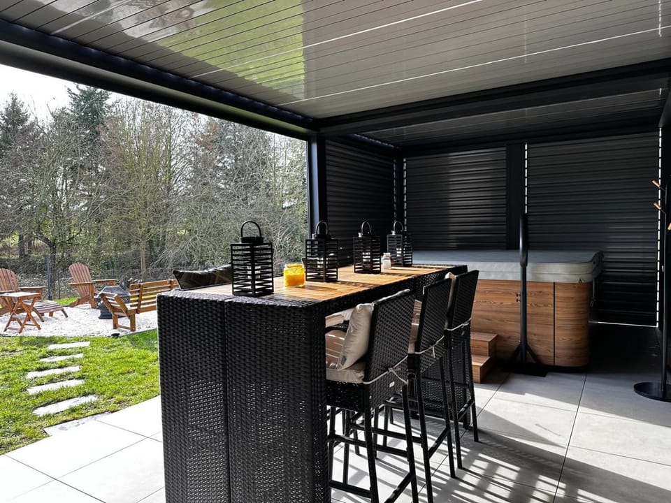 Patio, Winter, Spa and wellness centre/facilities, Garden view