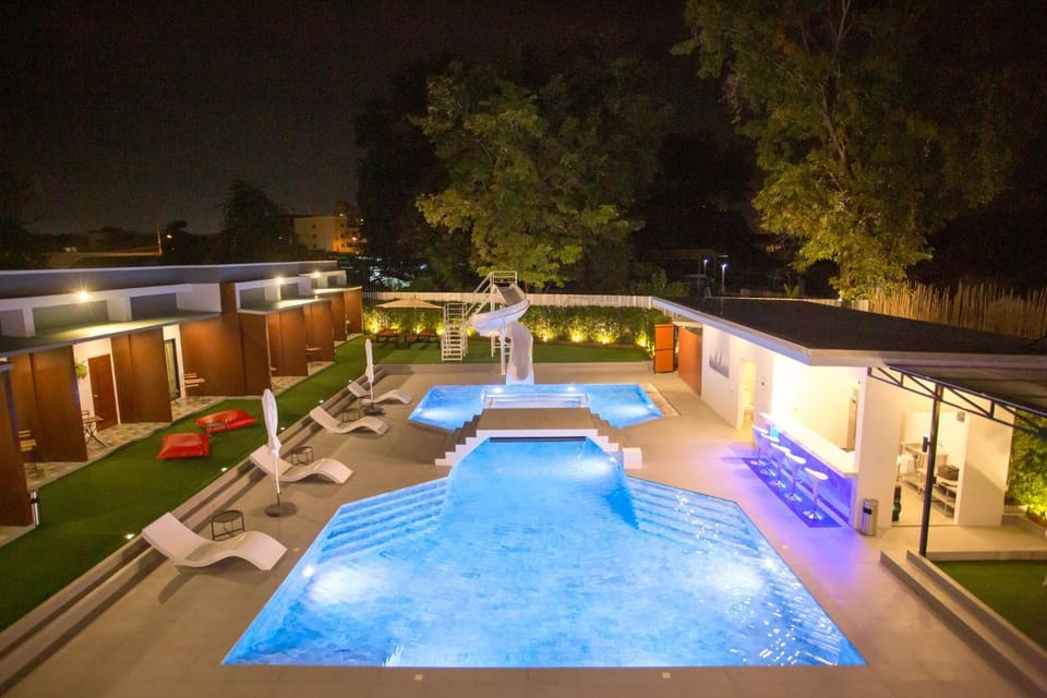 Swimming pool