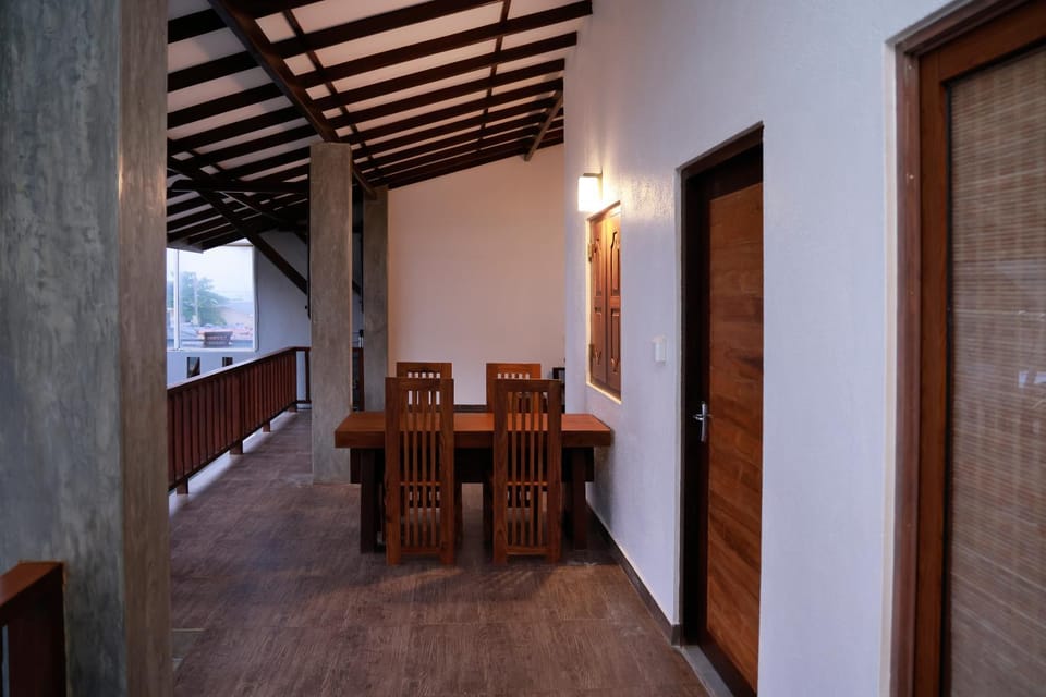 Seating area, Dining area