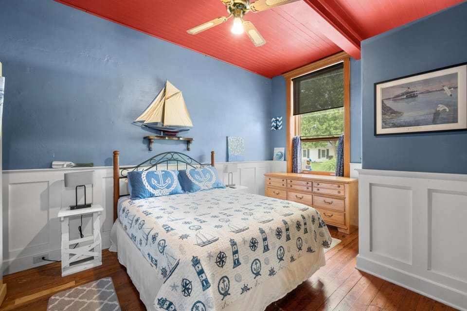 Charming Cottage on the Mississipi River Bed and Breakfast in Pleasant Valley