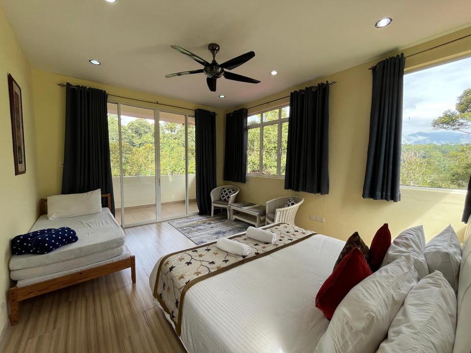 Photo of the whole room, Bedroom