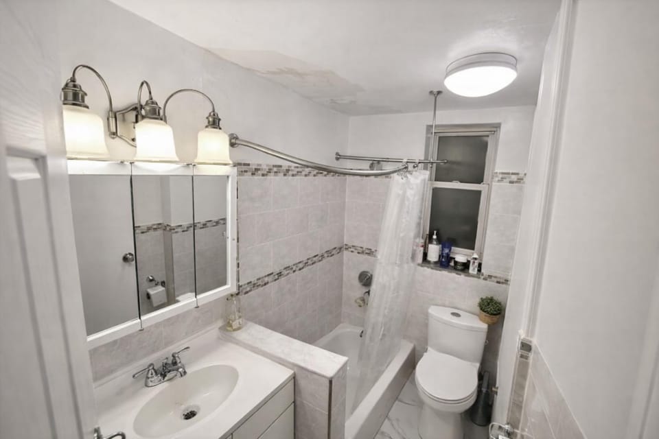 Shower, Toilet, Bathroom, Bath, towels