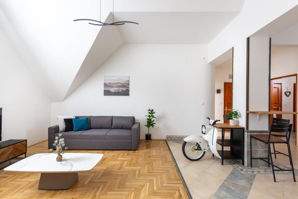 Living room, pet friendly