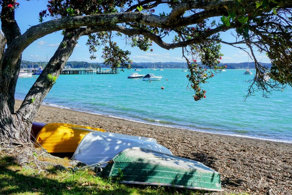 LAST ON THE STRAND, RUSSELL - The NEST House in Northland