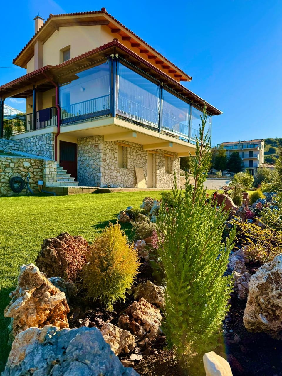 Property building, Spring, Day, Garden, Garden view