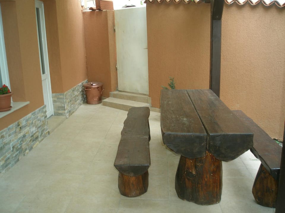 Patio, Seating area