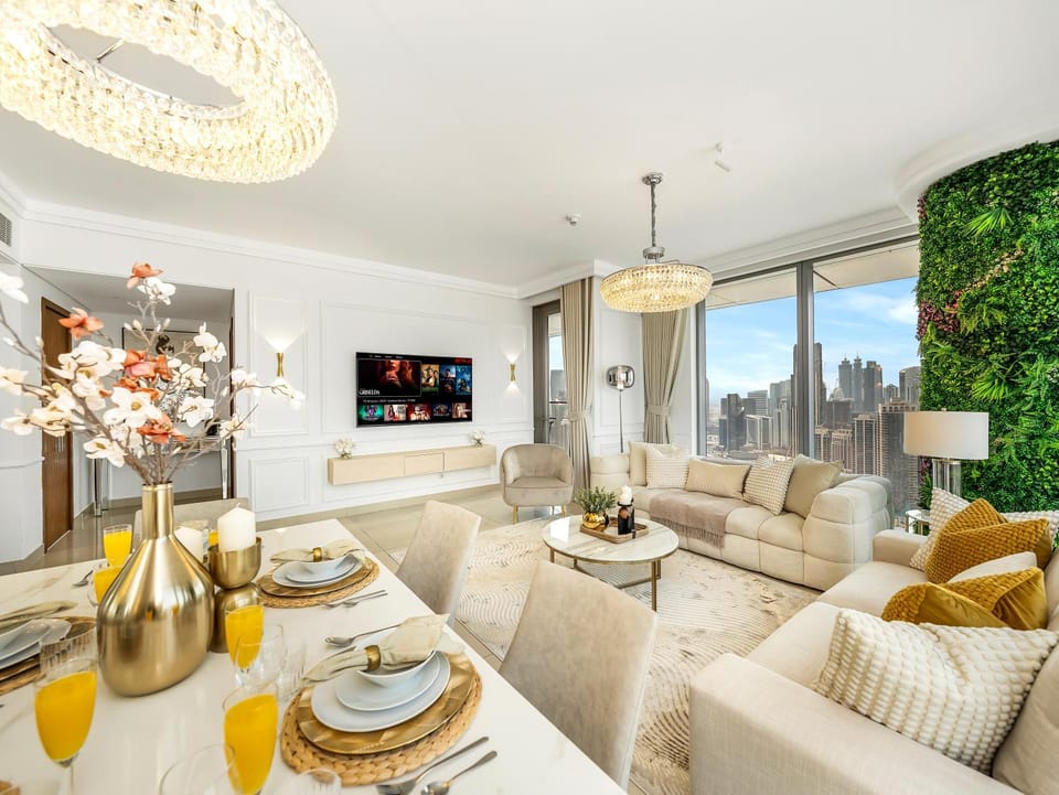 Communal lounge/ TV room, TV and multimedia, Living room, Seating area, Dining area