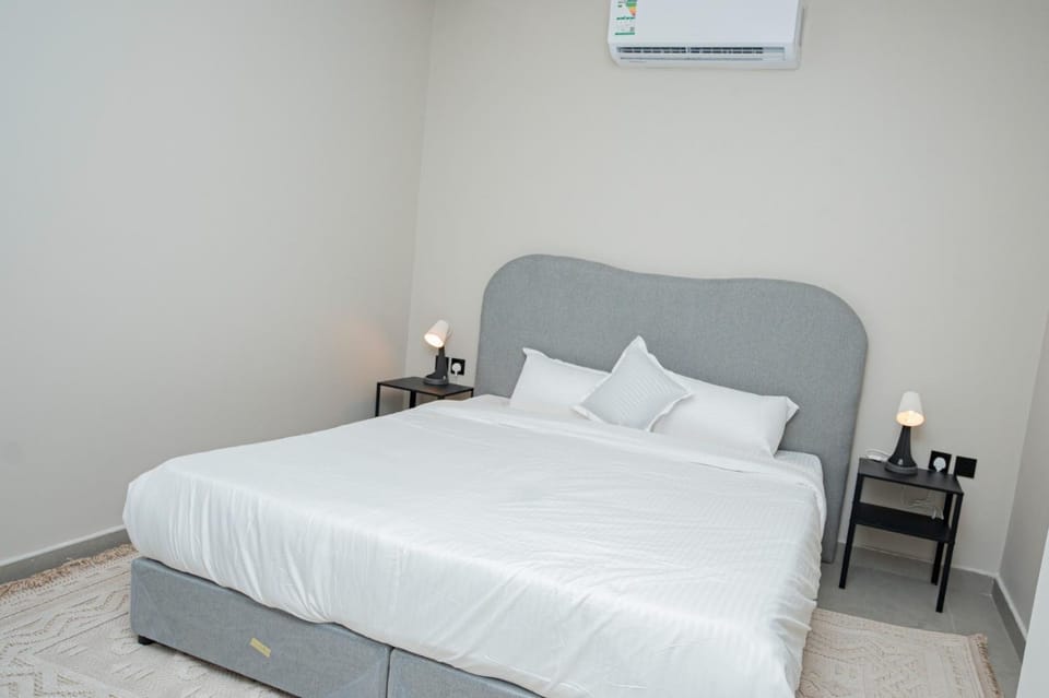 Bed, Bedroom, air conditioner