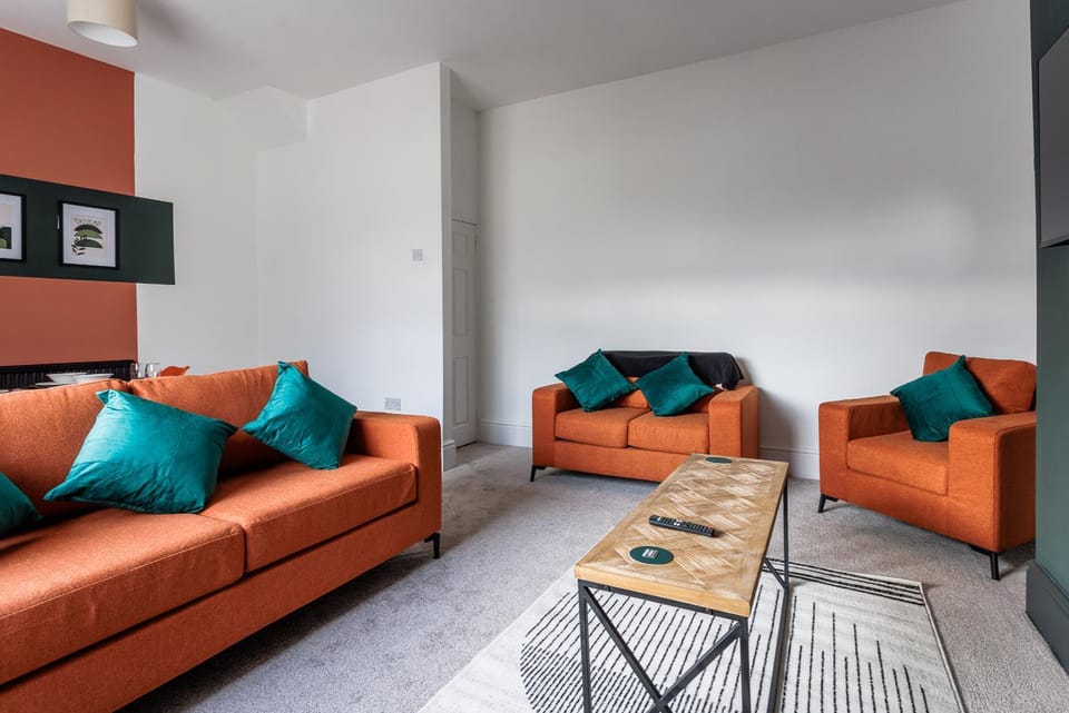 4-BRHome with Backyard Terrace in Sunderland House in Sunderland