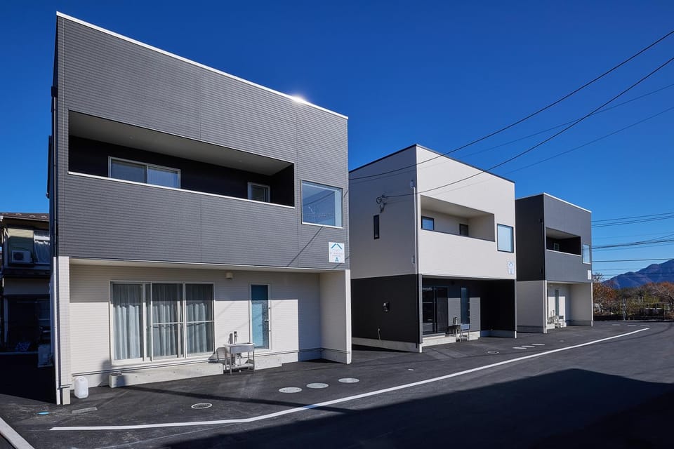 Property building, Day