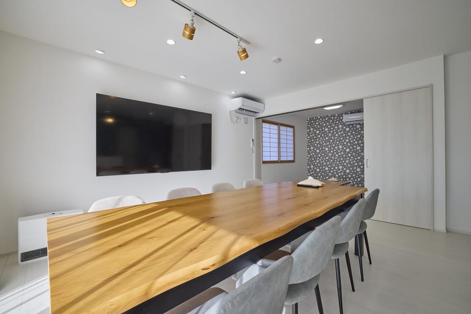 TV and multimedia, Dining area