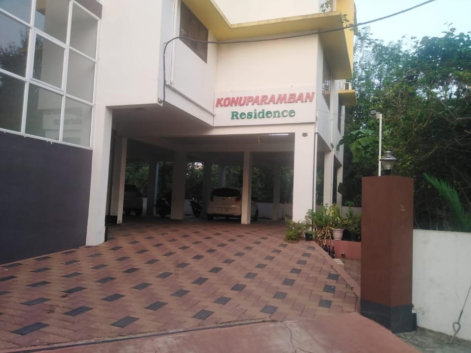 Property building, Facade/entrance