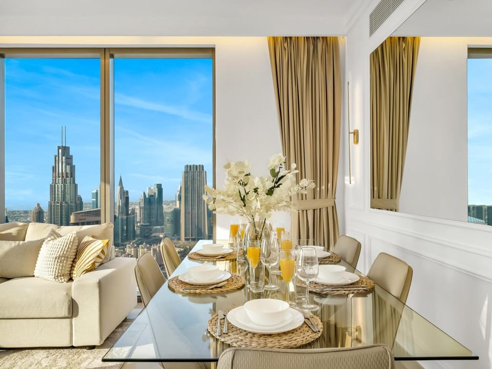 Living room, Seating area, Dining area, City view