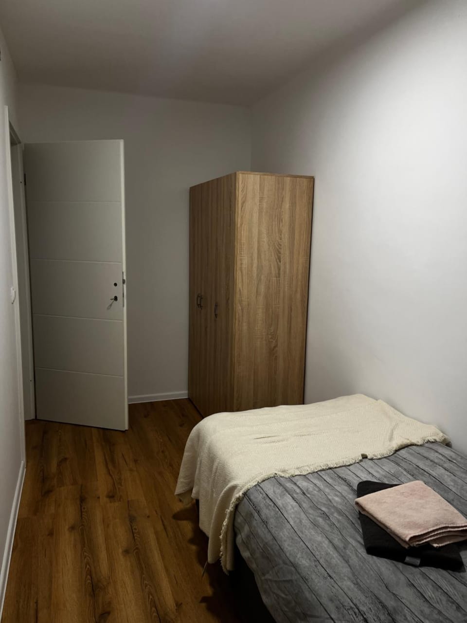 Bedroom, wardrobe