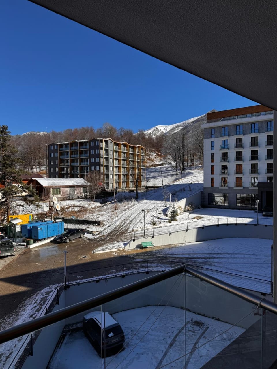 Property building, Day, Natural landscape, Winter, Mountain view