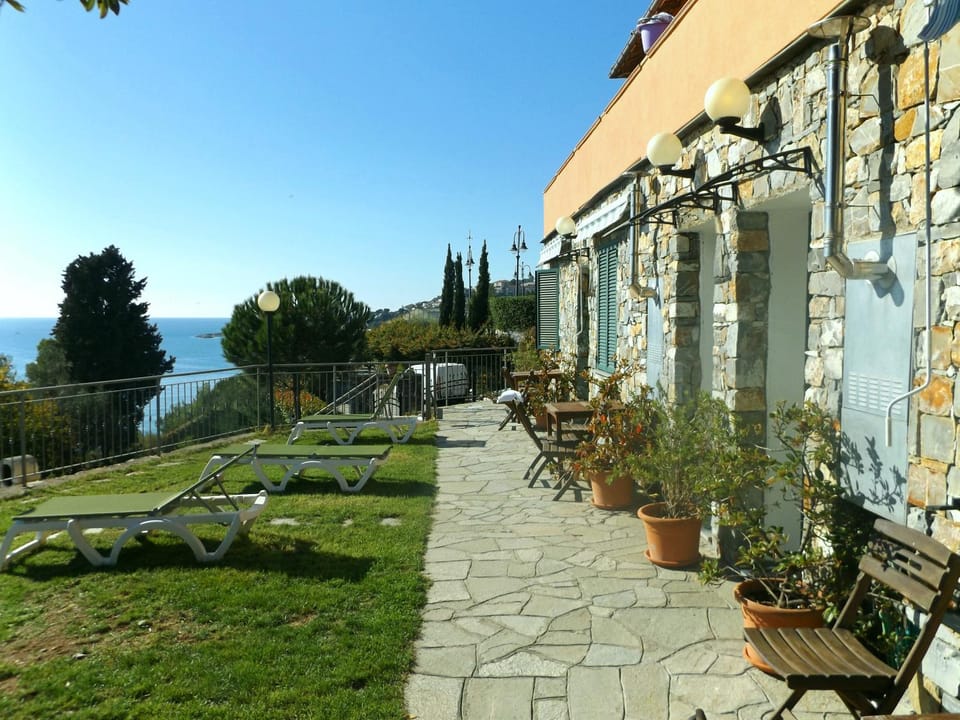 Garden, Sea view