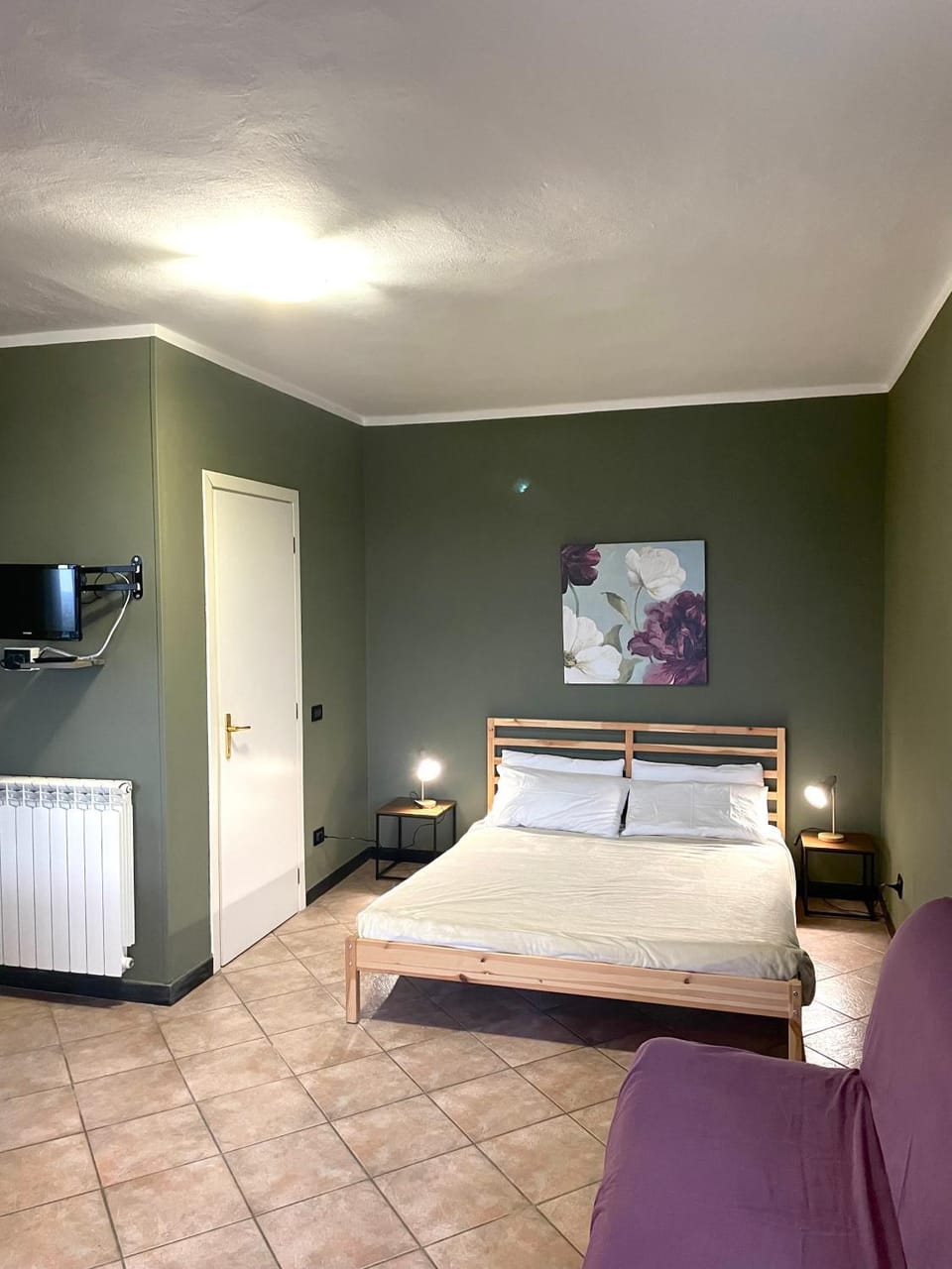 Bed, TV and multimedia